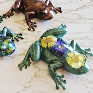 Large Realistic Frog - 3D Frog Figure - Made in Resin