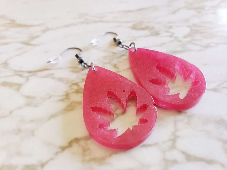 420 Earrings Teardrop Made of Resin image 4