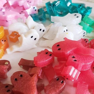 A Haunting of Ghosties - Magnets - Set of 5 or 10 Ghost Magnets - Various Sizes - Halloween - Magnets