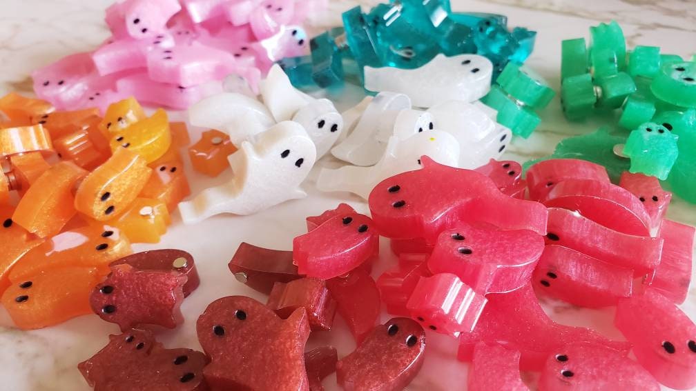 A Haunting of Ghosties - Magnets - Set of 3 or 5 Ghost Magnets - Vari…