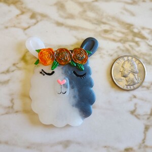 Llama with Rose headband Magnet Magnet Made In Resin White/Navy