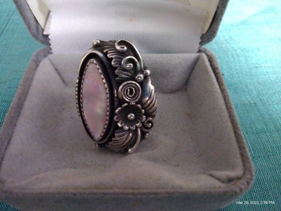 Sterling Silver Mother of Pearl Ring - image 1
