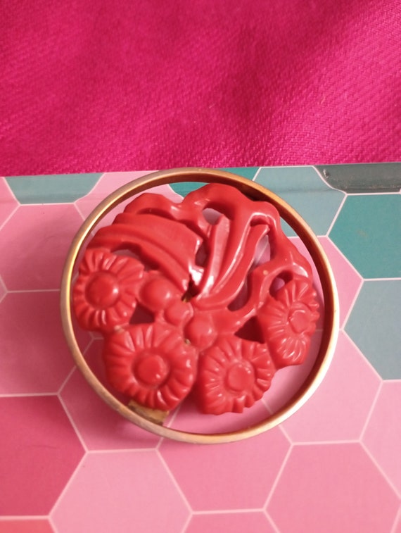 Vintage Bakelite Flower Brooch - image 3