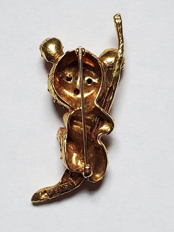 18 kt Yellow Gold Bear Pin - image 2