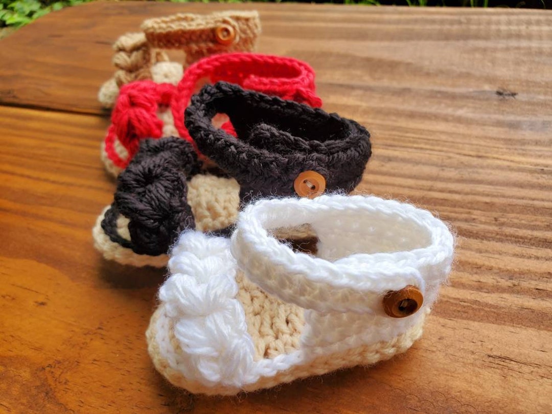 Boho Baby Girl Strappy Crochet Sandal With Wooden Buttons