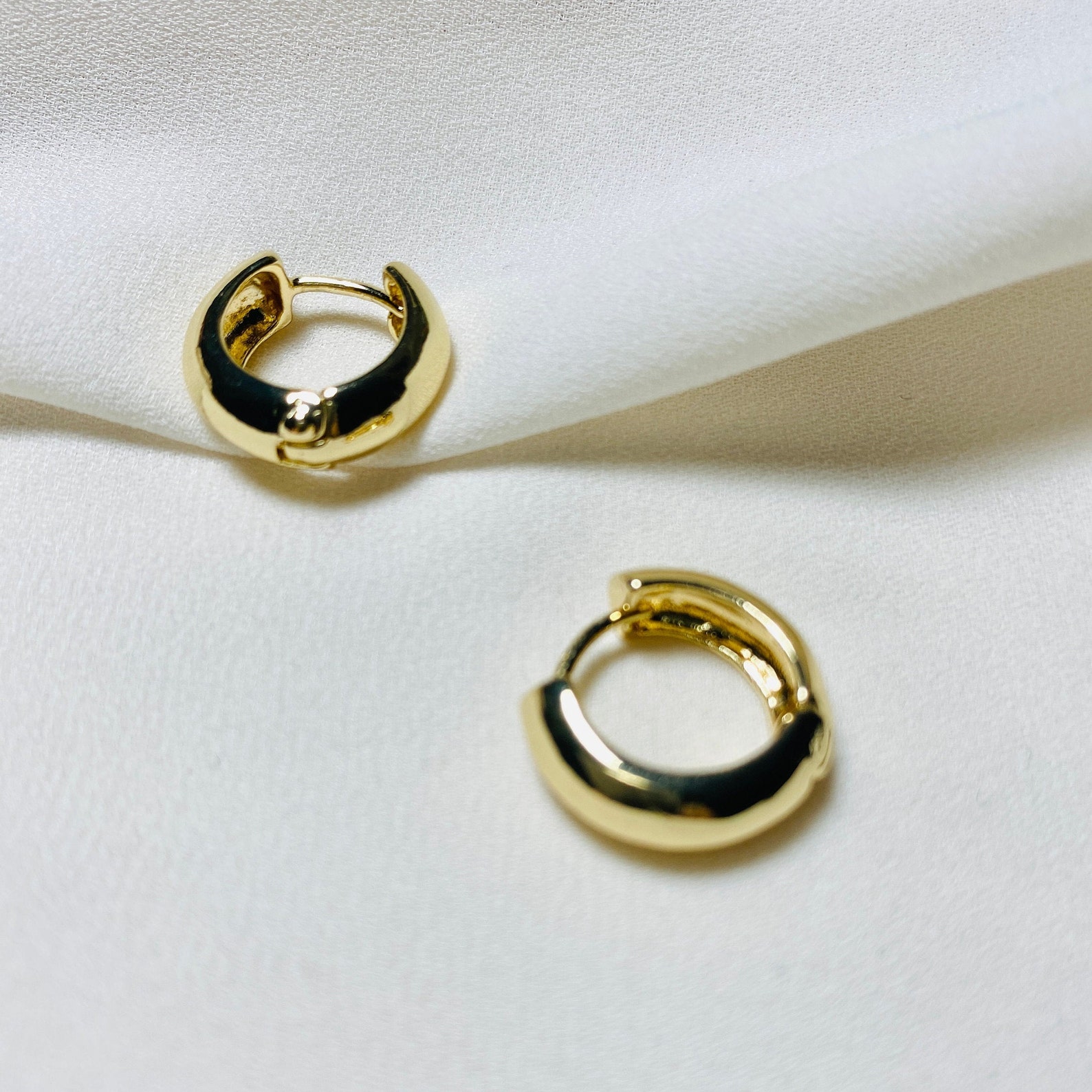 thick round hoop earrings
