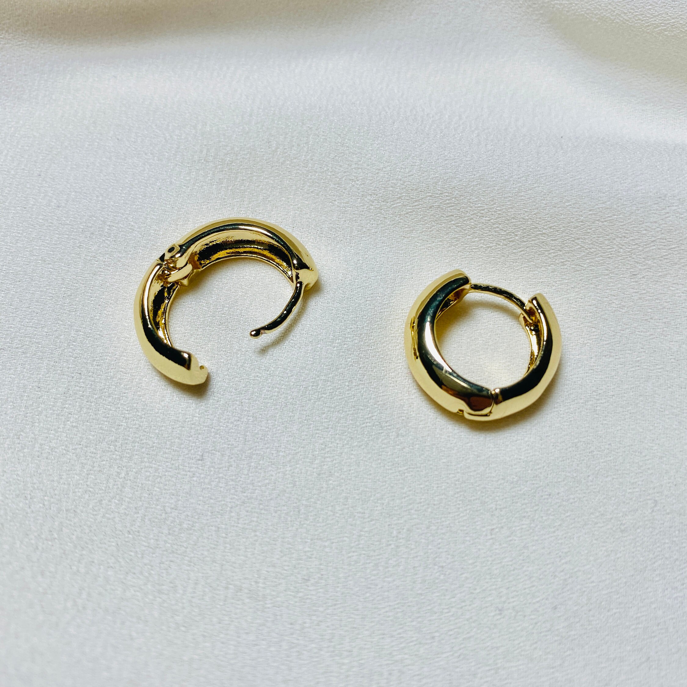 thick round hoop earrings