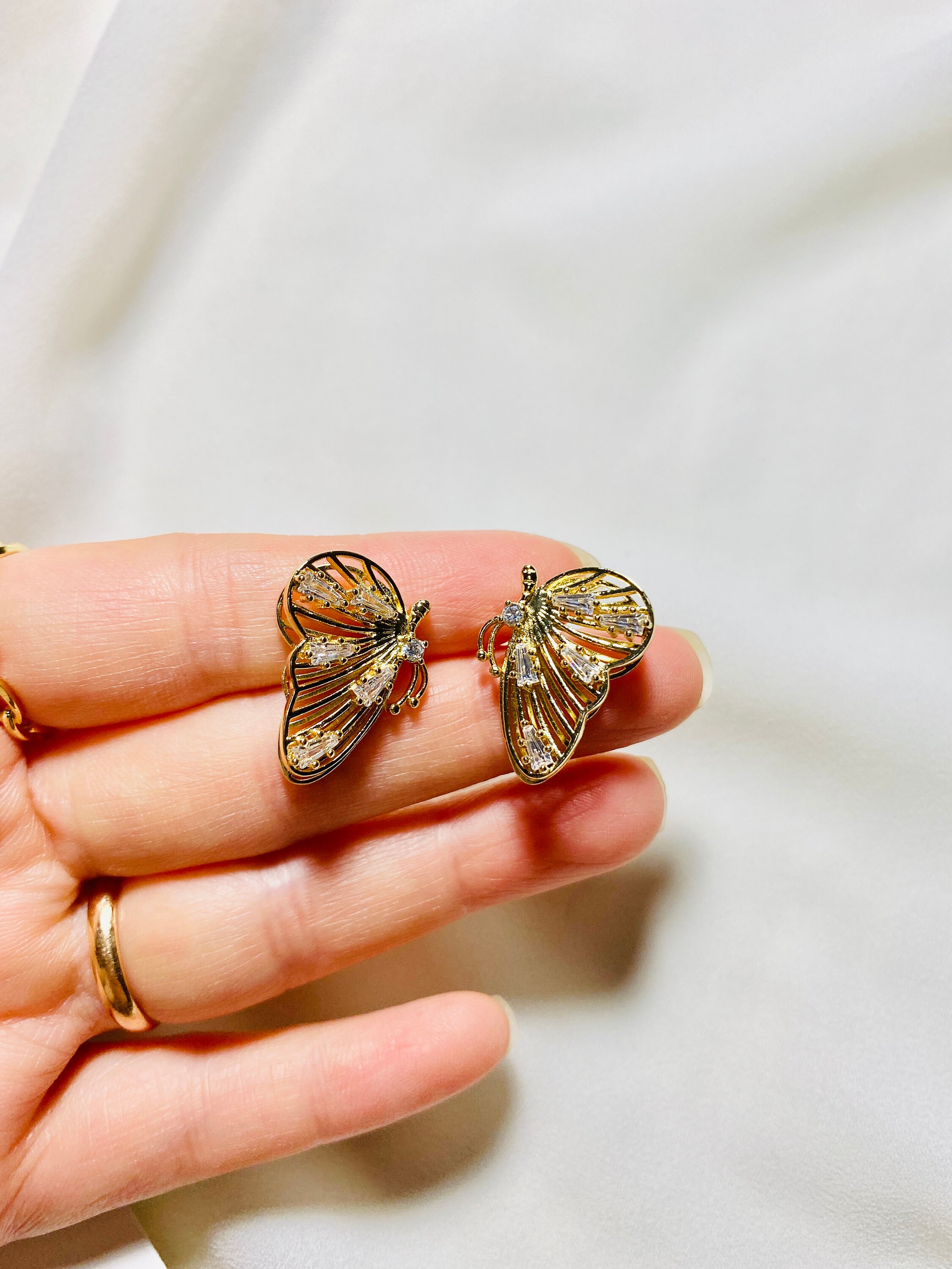 18k gold butterfly earrings