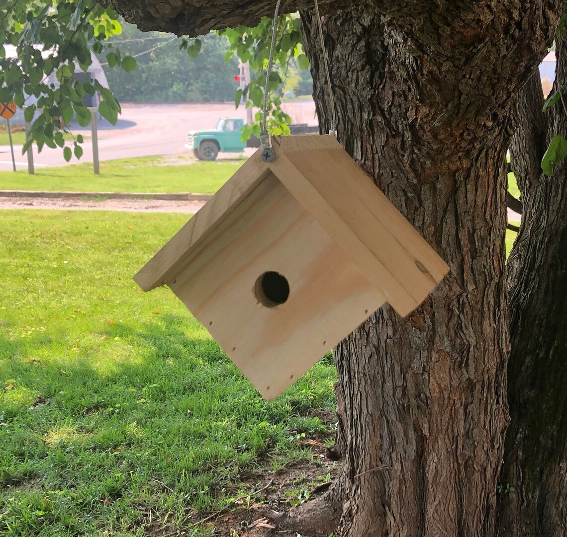 Hanging Wren Bird House, Wren Birdhouse, Simple Bird House, Small Bird House, Garden Birdhouse