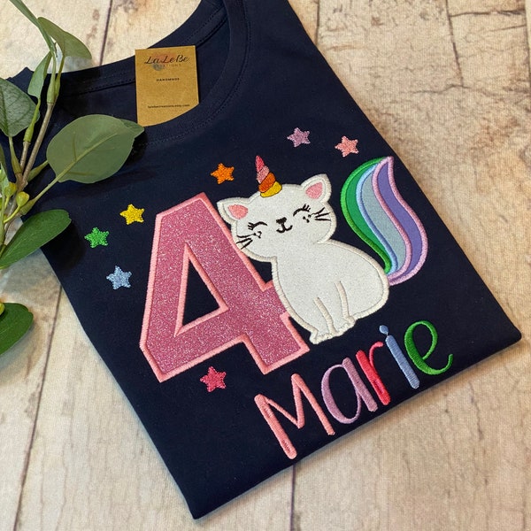 Personalisiertes Einhornkatze Geburtstagsshirt mit Name und Zahl, Geburtstag Outfit für Mädchen, Geschenk für Kinder