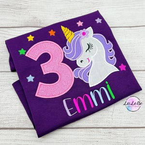 Einhorn personalisiertes Geburtstagsshirt mit Name und Zahl, Langarmshirt für Mädchen mit Glitzer T-Shirt Lila