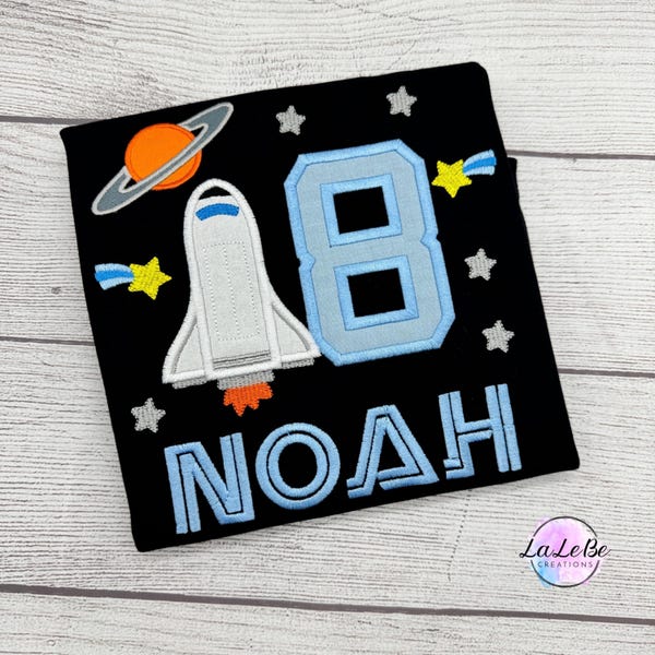 Weltraum und Rakete Personalisiert Geburtstagsshirt, Tshirt mit Zahl und Namen für Astronauten Fans