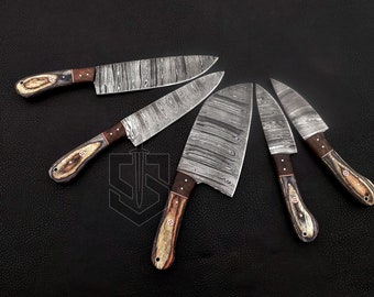 gesmeed damascus staal 5 stuks handgemaakte koksmessen set mooi houten handvat met leren tas beste cadeau voor jubileum.