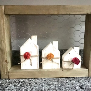 Chicken Wire Shelf, Farmhouse Style Shelf, Farmhouse Chicken Wire Shelf,  Rustic Shelf,  Chicken Wire Wall Decor