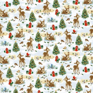 Jelenie i drzewa z kolekcji „Przyjaciele Świętego Mikołaja” autorstwa Roberta Giordano dla firmy Henry Glass Fabrics – ciągłe cięcia tkaniny bawełnianej Quilter’s Cotton Fabric