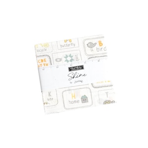 Shine van Sweetwater voor Moda Fabrics. Quilter's Cotton Charm Pack van 42,5 x 5 inch vierkanten