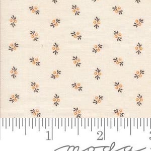 Berry Sprig Blenders in Cream Pumpkin from Pumpkin Spice Gatherings by Primitive Gatherings for Moda continuous cuts of Quilter&#39;s Cotton