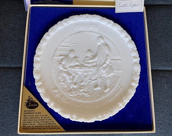 Fenton Milk Glass Bicentennial Set of 4 Plates Commemorative Patriotic Handmade Vintage Glass