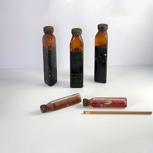 Botella marrón antigua Triangular Julius Marcus Aromas Botellas piramidales Historia histórica de la cocina Farmacéutica Forma del triángulo culinario