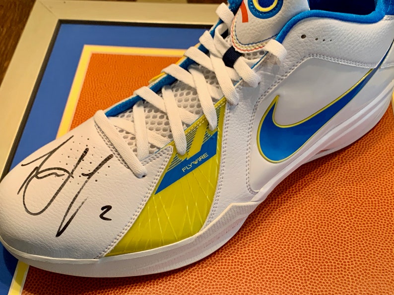 Thabo Sefolosha OK City Thunder Autographed Shoe c. 2010 Thabo Sefolosha OK City Thunder Autographed Shoe c. 2010