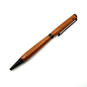 Stylo en bois de bruyère fait main – Slim noir mat – Cadeau artisanal fête des pères
