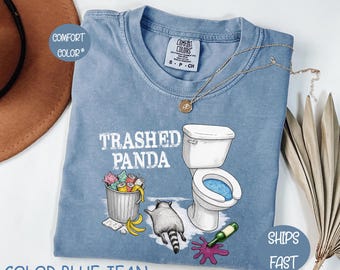 Camiseta Comfort Colors® Trashed Panda com estampa de guaxinim bêbado e engraçado, presente com humor de guaxinim, camiseta com estampa de piada de festeiro, presente fofo com piada de guaxinim.