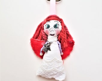 Colgante de muñeca ángel de tela hecho a mano – Llavero para bolso