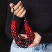 Collier fait main en bois noir et rouge pour femme. Collier de perles rouges ukrainiennes. Collier de perles multirangs