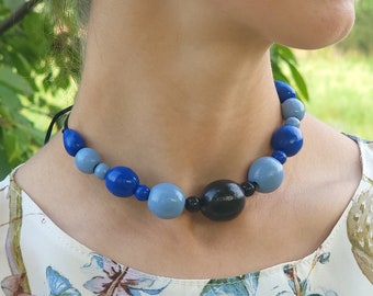 Boho Chic: Handcrafted Wooden Bead Necklace - A Must-have Statement Piece!