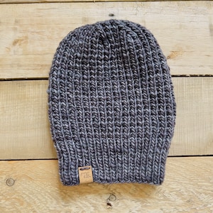 Light purple knit hat, Merino wool knit beanie, Unisex adult hat, Knit beanie, Handmade hat, lightweight hat, Slouchy beanie, Handmade gift