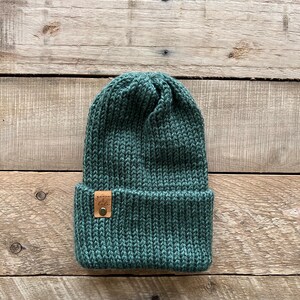 Green knit beanie, Basic Fitted beanie, Adult knit hat, Teen knit hat, Winter hat, Gift for anyone, Knitted hat handmade