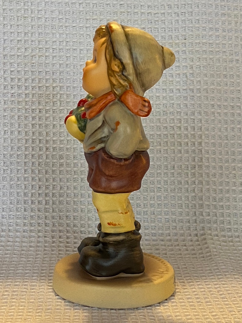 Authentic Goebel M.I Hummel Figurine CHRISTMAS CAROL HUM #2073B TM8 Goebel Germany