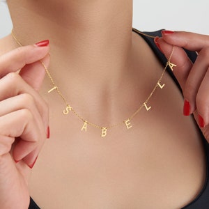 Collar con letras - Collar con iniciales en oro - Regalo de Navidad - Regalos para mamá - Estilo minimalista - Collar de oro - Regalo para damas de honor