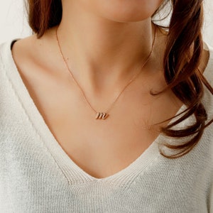 Collar inicial, collar de letras, collar de oro, collar de nombre personalizado, regalos de esposa, regalos para mamá, regalo de mamás, regalo de cumpleaños para ella