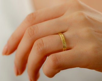 Minimalistischer individueller Ring, personalisierte Ringe, Paarringe, Geschenk für Sie, zierlicher gravierter Ring, innen gravierter Ring, dünner individueller Wortring