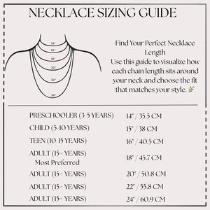 Puede incluir: Gu&iacute;a de tallas de collares con ilustraciones de longitudes de cadena. Incluye medidas de 35.5 cm a 60.9 cm para ni&ntilde;os y adultos. La gu&iacute;a ayuda a visualizar c&oacute;mo cada longitud de cadena se adapta al cuello.