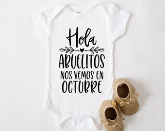 Hola Abuelitos nos vemos en Your Due Date! Anuncio De Embarazo Sorpresa en Español Spanish Pregnancy Announcement Grandparents Baby Bodysuit