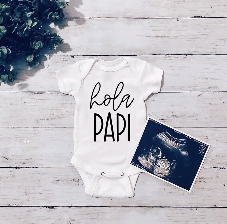 HOLA Papi Onesies ® Bodysuit Spanish Pregnancy Announcement to Etsy.de