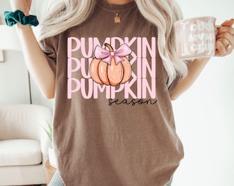 Camiseta de temporada de calabazas Comfort Colors®, camiseta de otoño, camiseta de calabaza coqueta, camiseta linda para otoño, camiseta de Halloween, camiseta con vibraciones otoñales, lazo rosa
