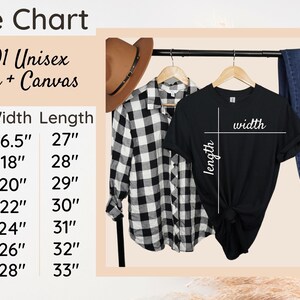 Pu&ograve; includere: Tabella delle taglie per t-shirt unisex Bella + Canvas. La tabella mostra le misure di larghezza e lunghezza in pollici per le taglie XS a 3XL.
