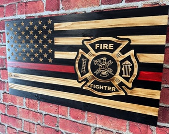 Dünne rote Linie Feuerwehrmann Flagge aus Holz, Feuerwehrmann Wandkunst, Feuerwehrmann Geschenk, Feuerwehr Dekor, rustikale Feuerwehrmann Flagge