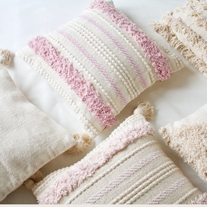 Blush Pink Boho Throw Pillow Cover con borlas - Funda de cojín tejida natural blanca y rosa - 45cm(18") Australia -Cubierta de cojín decorativa