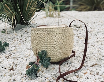 Le petit ongle - Bolso redondo de paja para mujer, hecho a mano, bolso de hombro de verano, bolso de verano para mujer, una idea de regalo de Navidad.