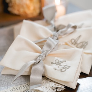 Bomboniere personalizzate e ricamate, Wedding Favors, Mandorle rivestite di zucchero, Confettata, Segnaposto Matrimonio, Comunione, Nascita