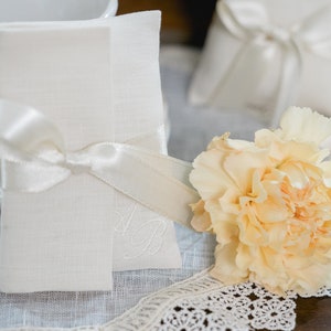 Sacchetto ricamato personalizzato, Portaconfetti, Puro Lino 100%Italiano, Sacchetto Bomboniera, Matrimonio, Battesimo, Comunione, Cresima