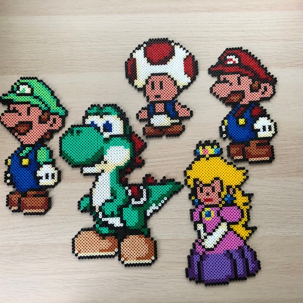 Grandes figurines Nintendo Super Mario en perles de repassage / décoration de fenêtre / décoration murale