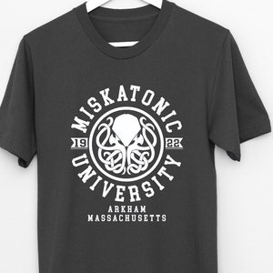 Miskotonic University T-Shirt, Chtulu H P Lovecraft Lovecratian Horror Unisex Tshirt, Geschenke für ihn, Geschenke für sie, lustiges T-Shirt