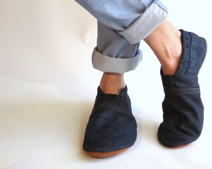 Black Colour  Blaze soft mittens mocca leo main image 0