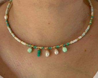 14K GF Collier perle de rocaille vert menthe et perles breloques, collier perle vert pastel, collier miyuki, collier perle et breloque perle