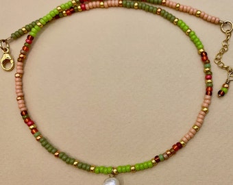 Pink and green seed beads necklace, colored seed bead and freshwater pearl necklace, seed bead necklace, boho necklace, colorful necklace